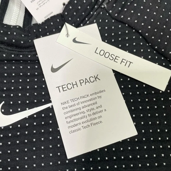 Nike Sportswear Tech Pack Women's Fleece Pullover - Picture 10 of 10